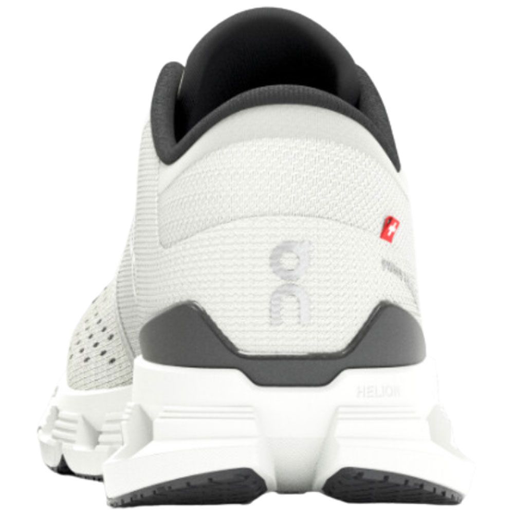 Scarpe Cloud X4 Donna Ivory/Black viste da dietro con dettagli e tomaia in mesh e suola reattiva.