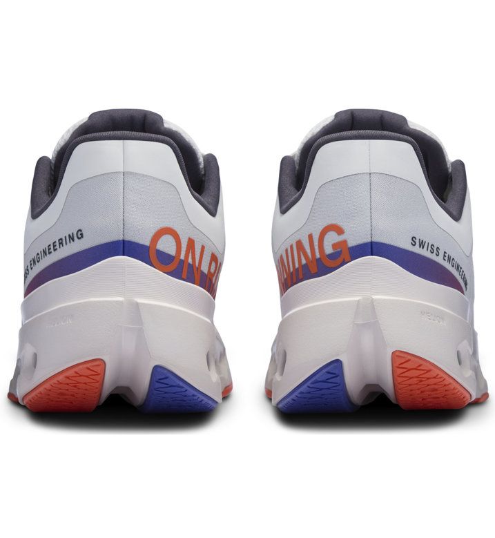 Scarpe Cloudsurfer Next Donna White/Flame retro con dettagli tecnici di design e suola reattiva.