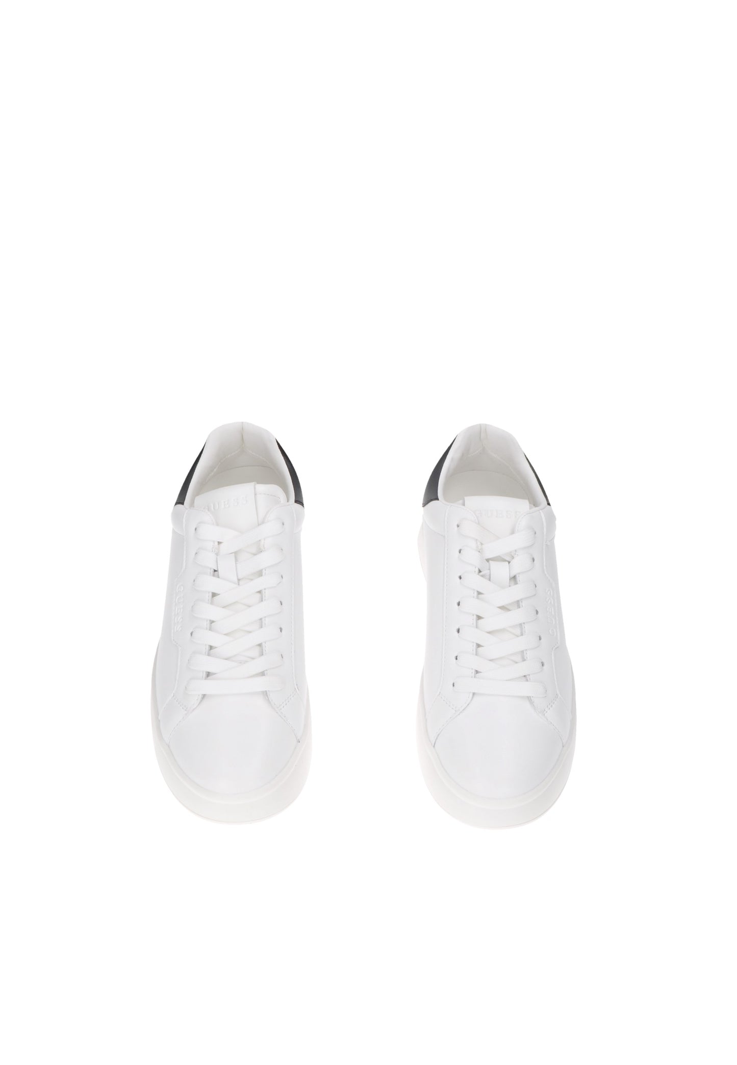 White GUESS Winno sneakers with lace-up closure and contrasting heel design, ideal for casual and stylish outfits.