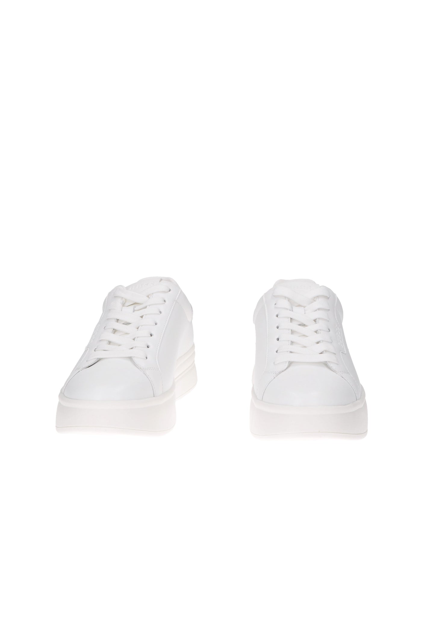 White GUESS Winno sneakers with lace closure and logo detailing, perfect for casual elegance.