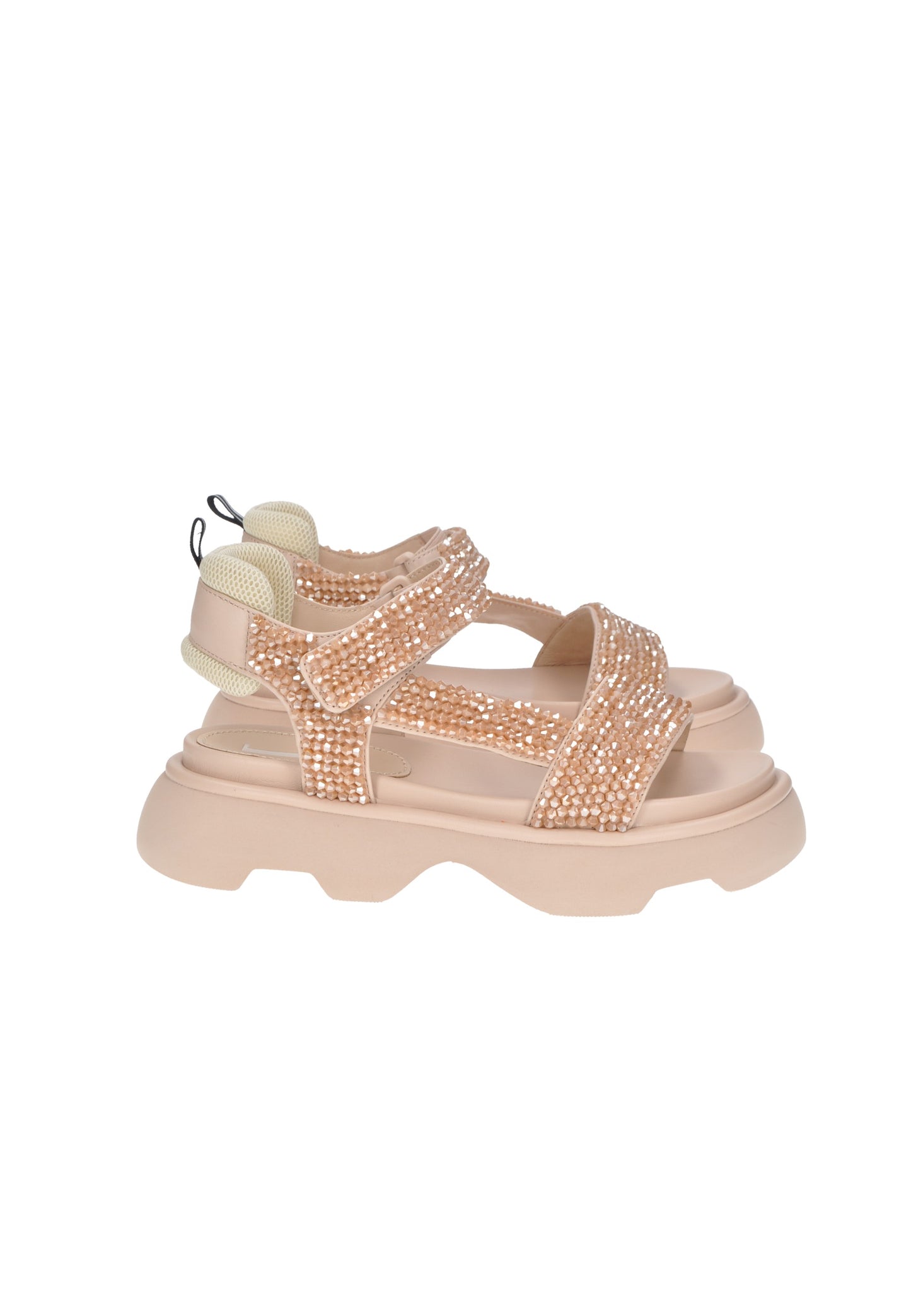 Sandalo Alicia JEANNOT in pelle con applicazione di strass e suola alta 5 cm, chiusura velcro per comfort e stile.