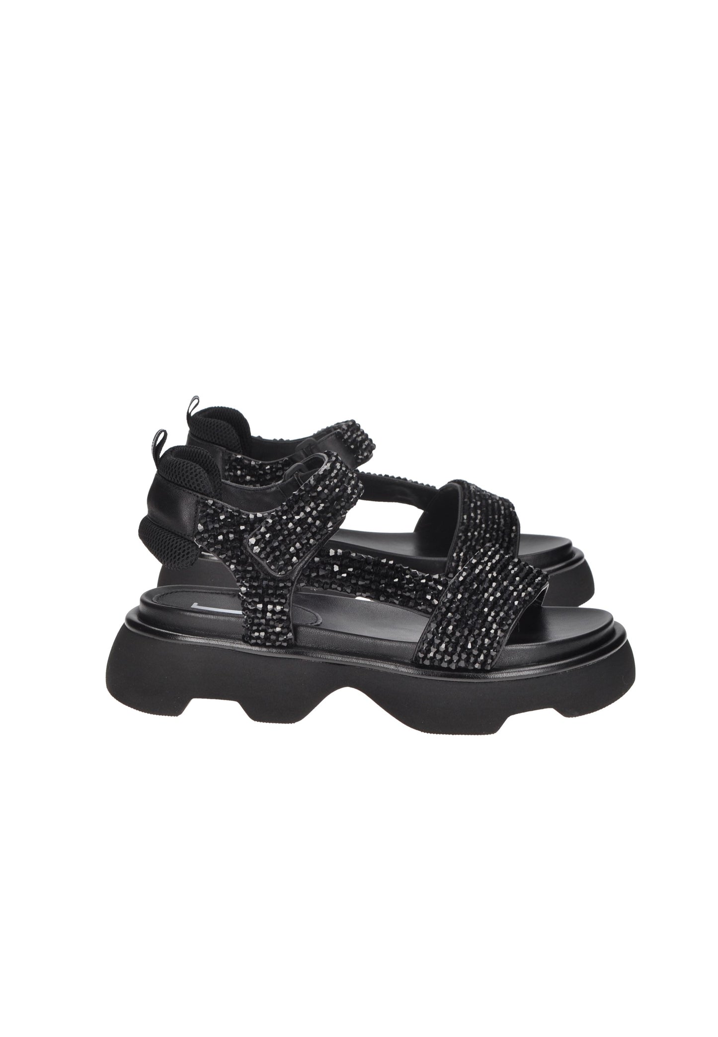 Sandalo JEANNOT TJ524 in pelle nera con strass, chiusura velcro e suola alta 5 cm.