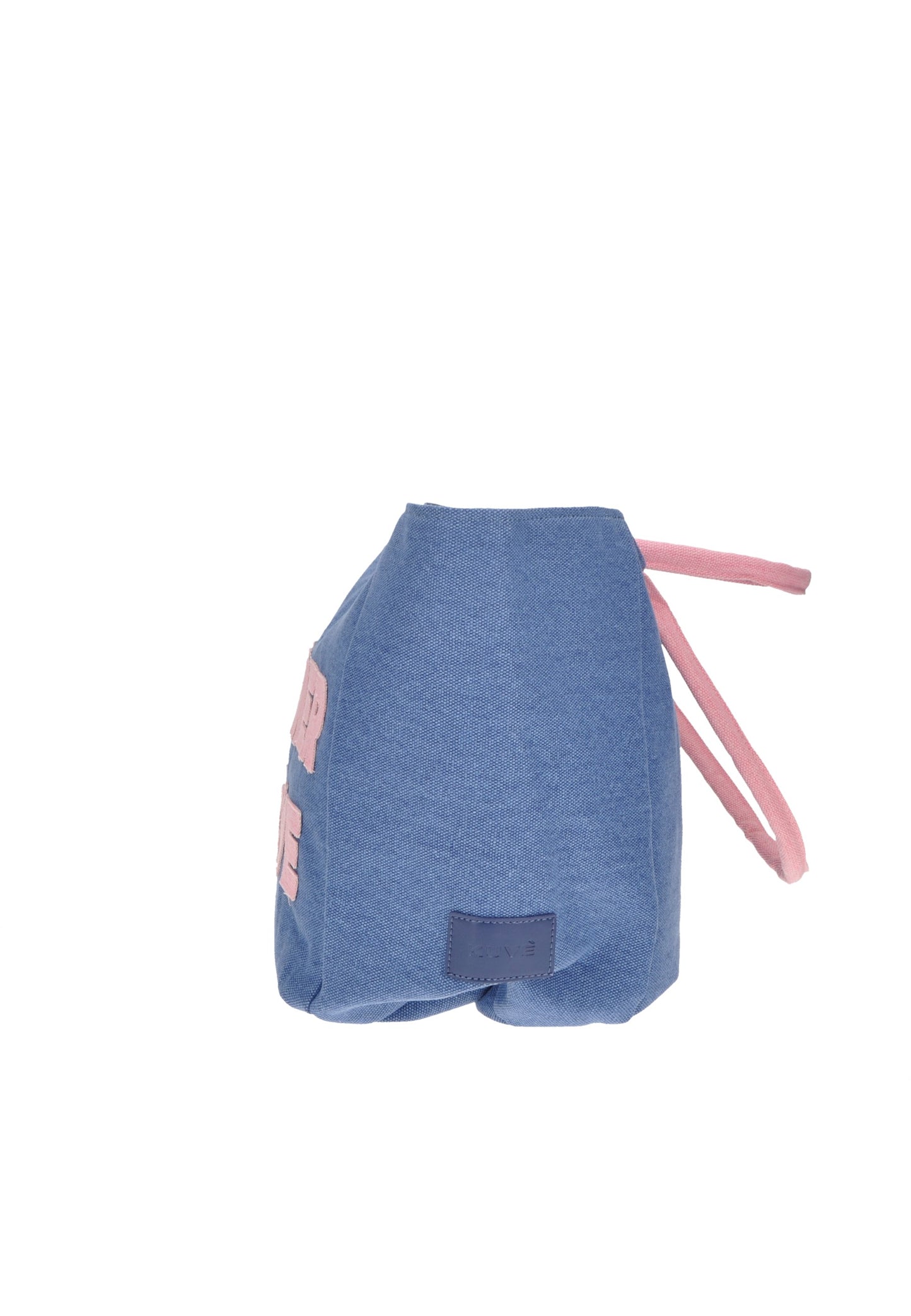 Shopping KUVE' in blu con scritte rosa, chiusura con cordini, dimensioni 54x32x23 cm.