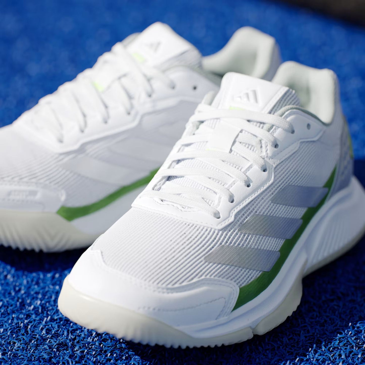 Courtquick Damen-Padelschuhe, Wolkenweiß/Silbermetallic/Zitronengelb