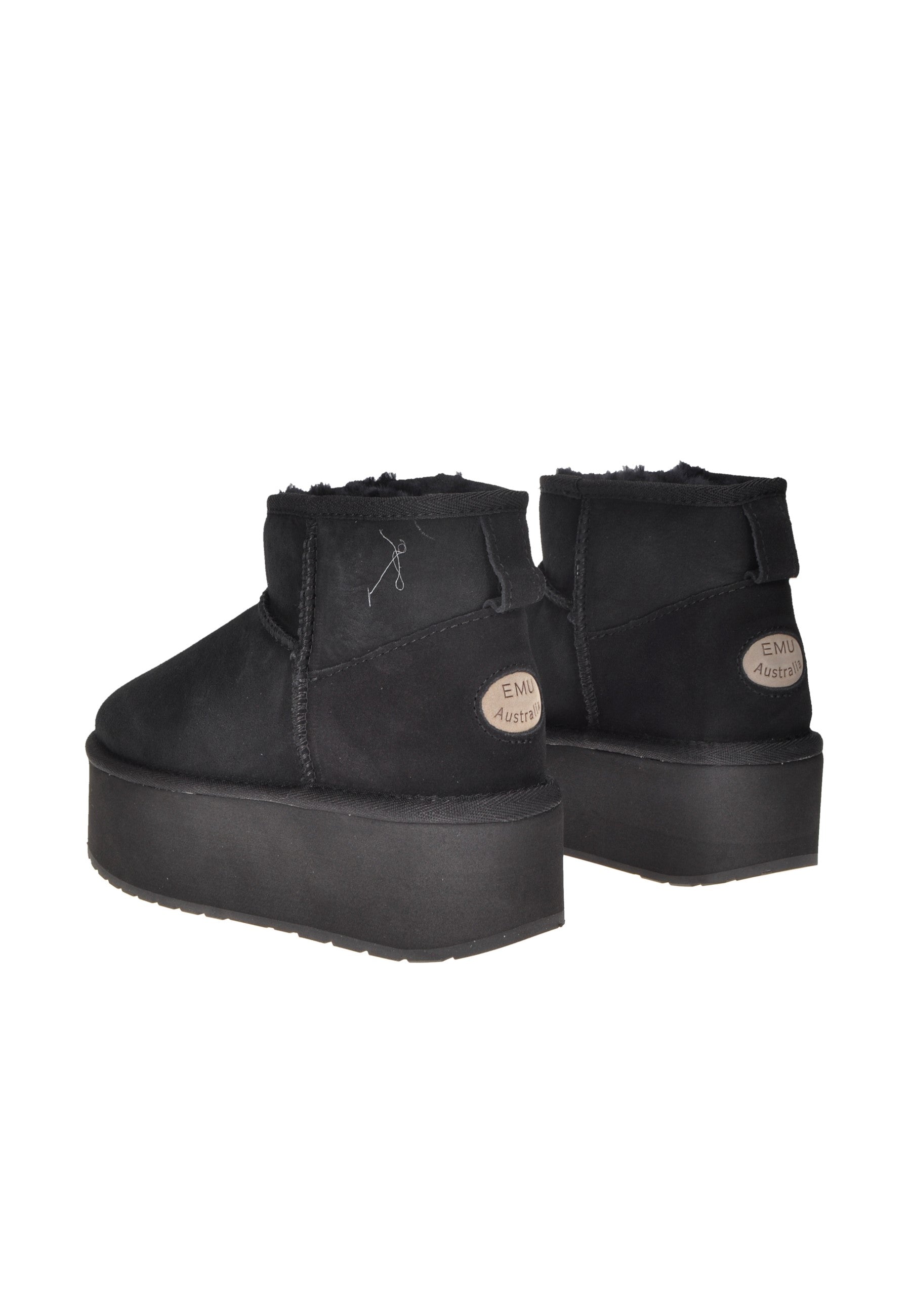 W13082 Boot EMU AUSTRALIA, black micro flatform boots with soft Australian sheepskin lining.