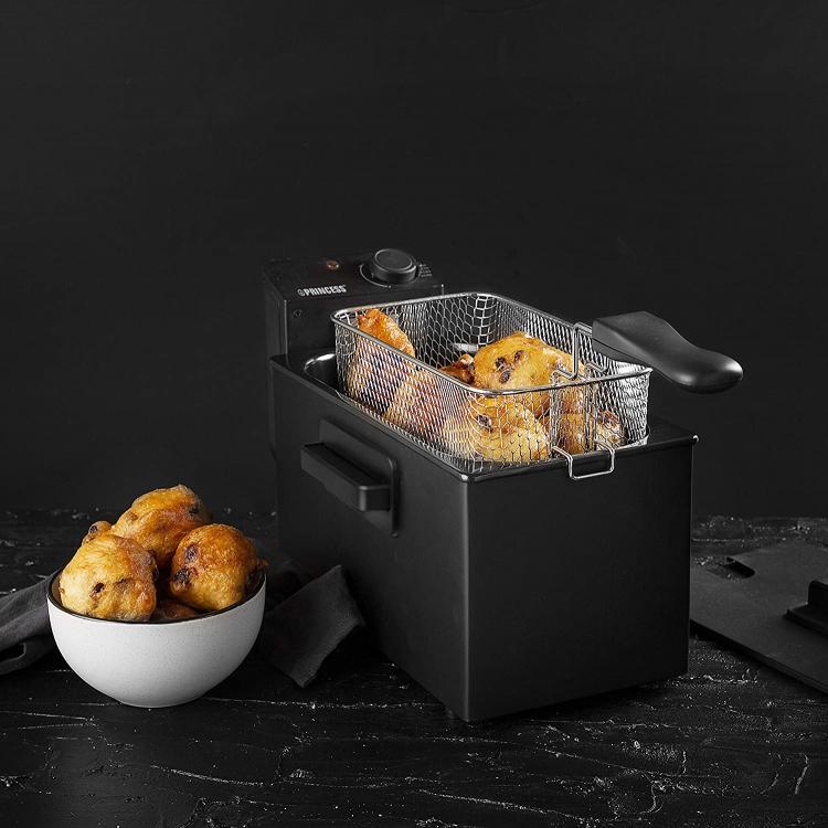 Princess Oil Fryer 3Lt Stainless Steel Black 2000W Removable Container 