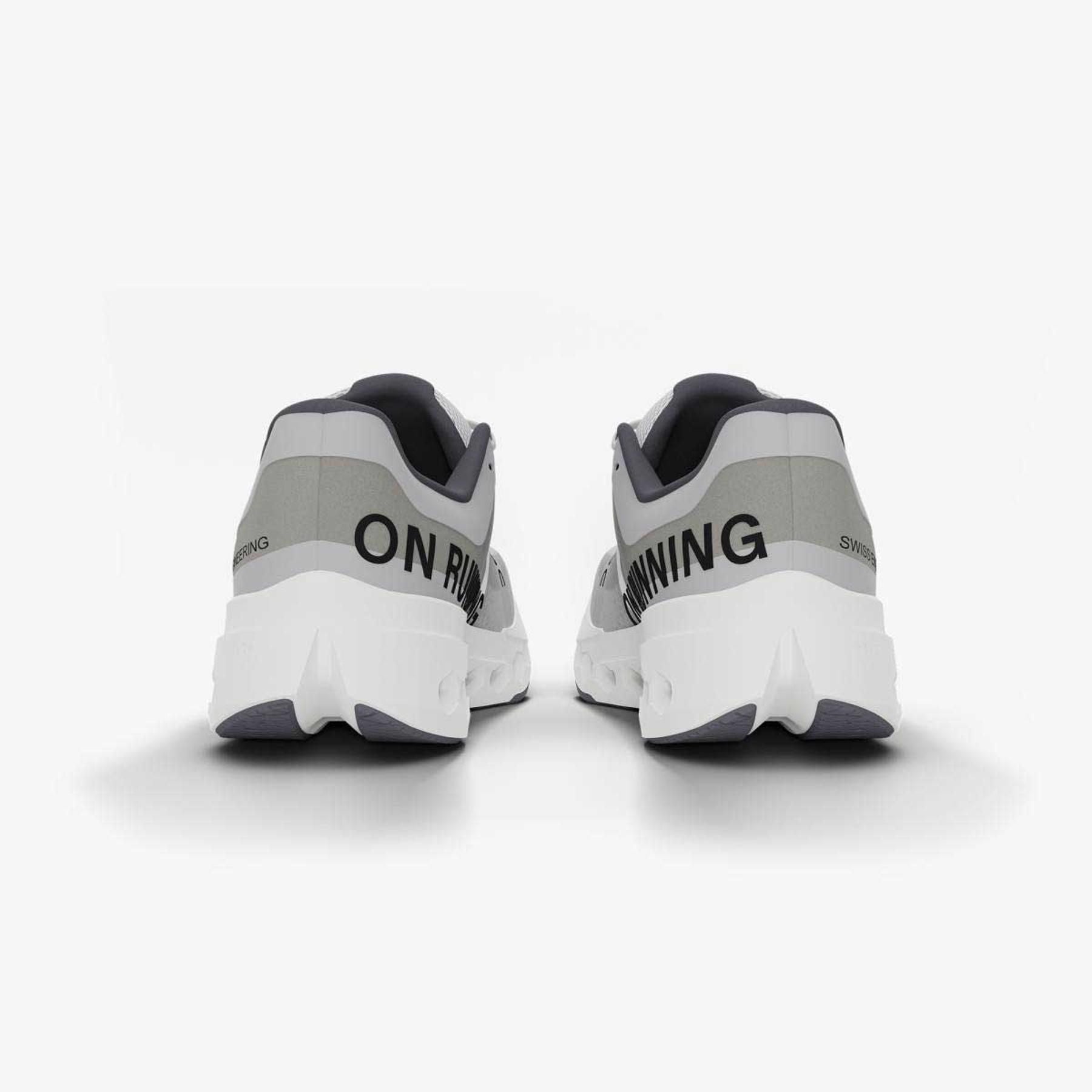 Scarpe Cloudsurfer Next Uomo Glacier/White vista posteriore con dettagli ON RUNNING