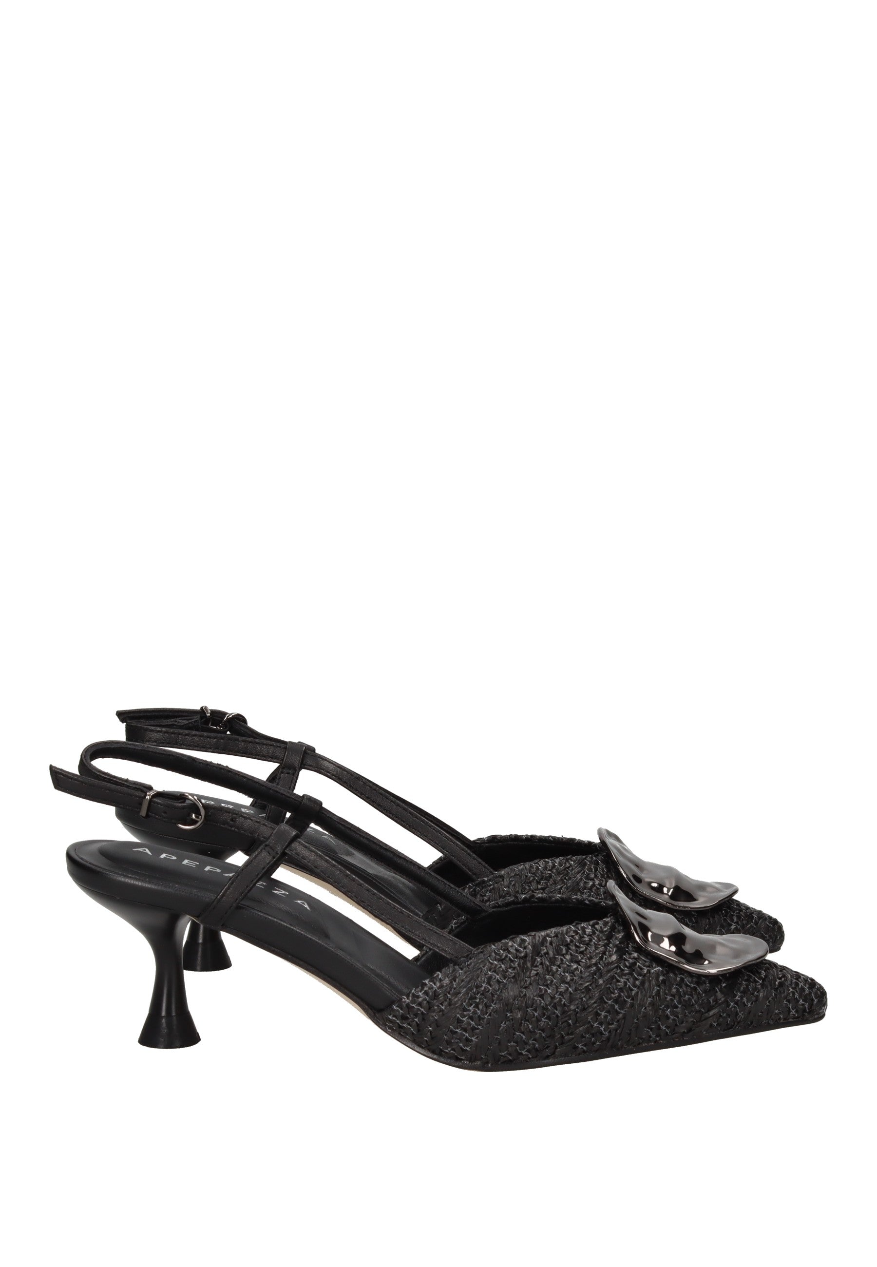 S6GLOW05/RAF Decollete aperto dietro APEPAZZA in raffia nera con tacco alto e cinturino regolabile.