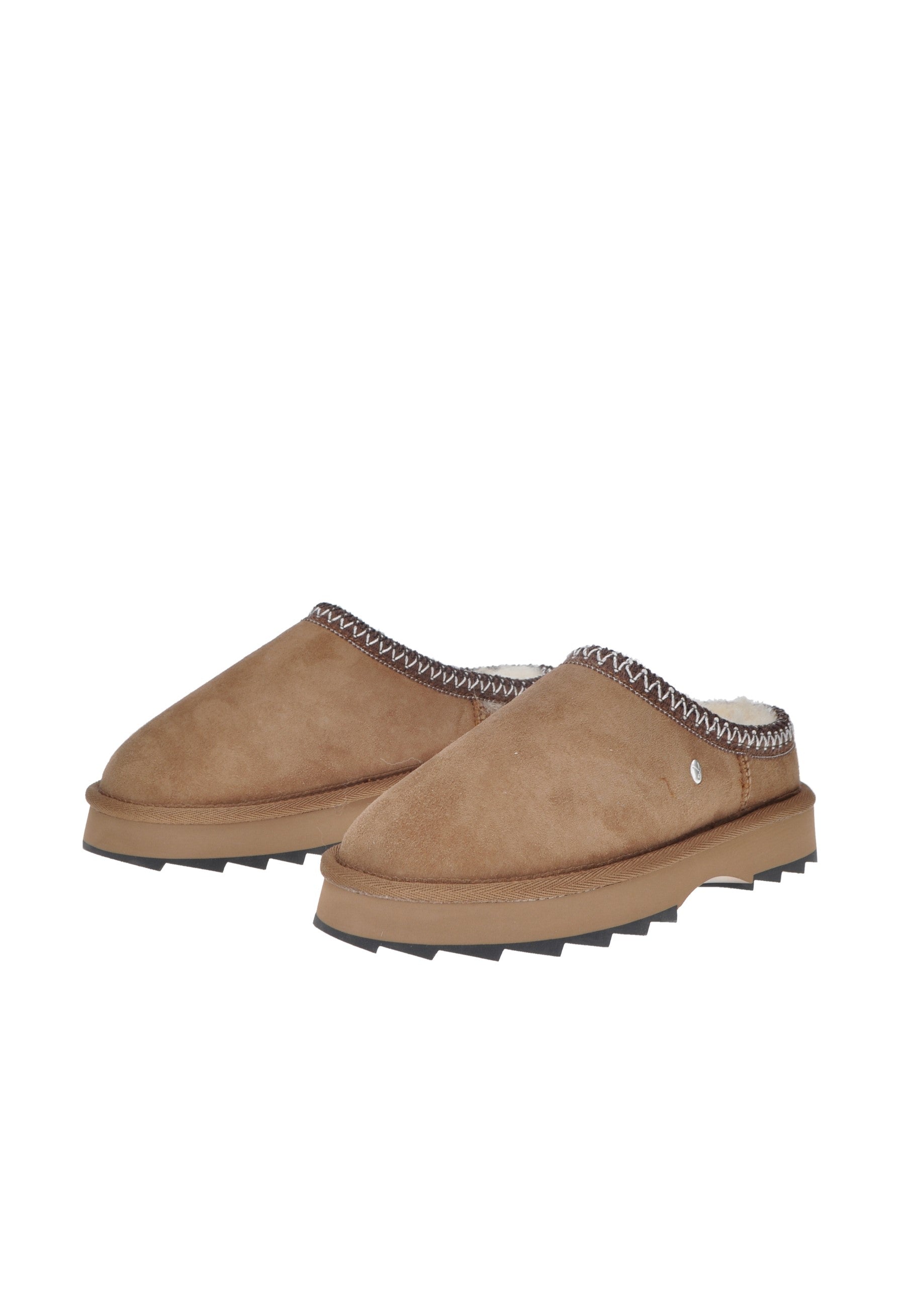 W13179 Sabot EMU AUSTRALIA with soft suede upper and rubber sole, perfect blend of comfort and style.