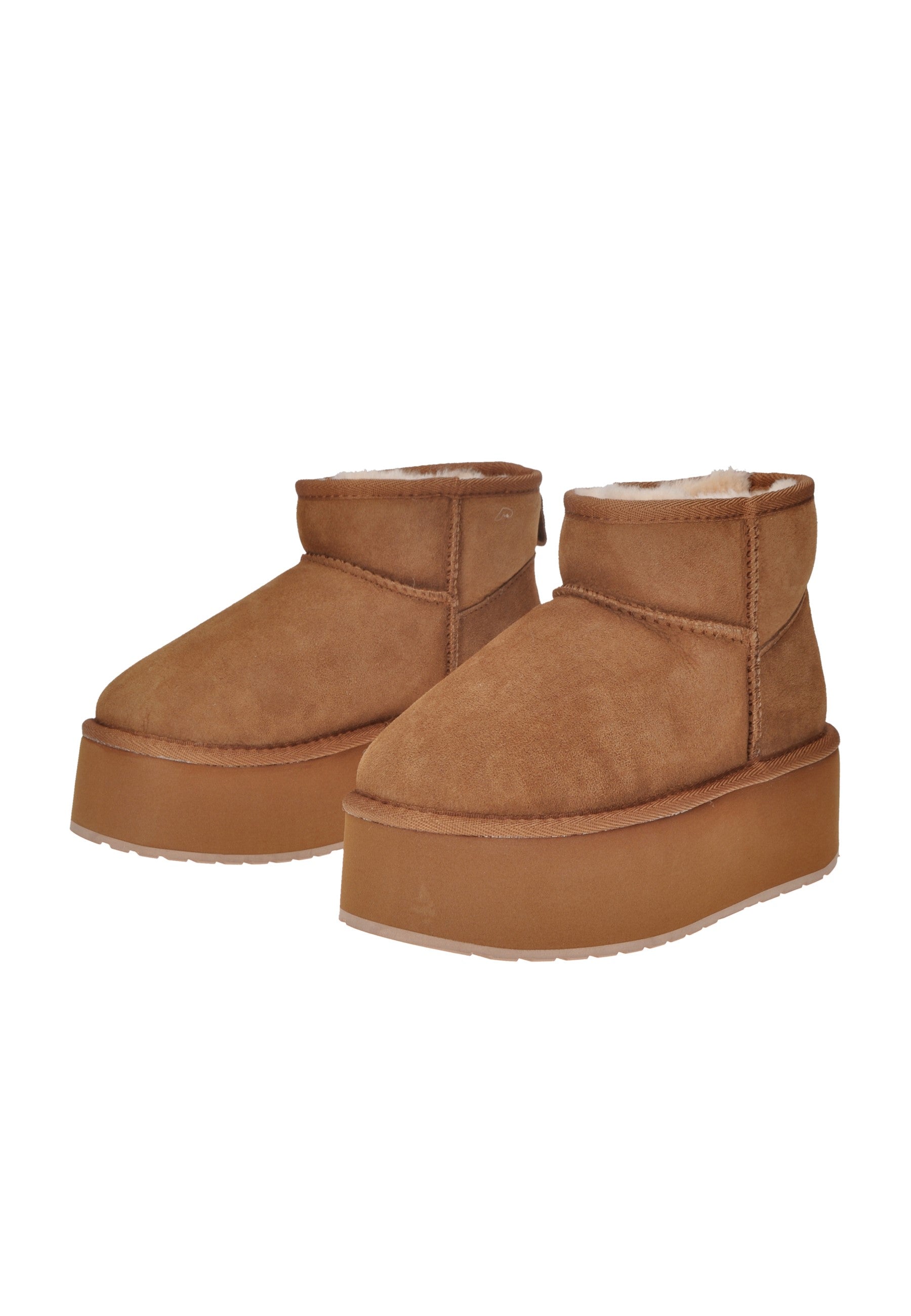 W13082 Boot EMU AUSTRALIA in brown, featuring a micro flatform and soft Australian shearling lining.