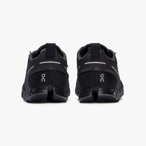 Scarpe Cloud Donna Nere - vista posteriore delle scarpe On Running in mesh nera, evidenziando comfort e design.
