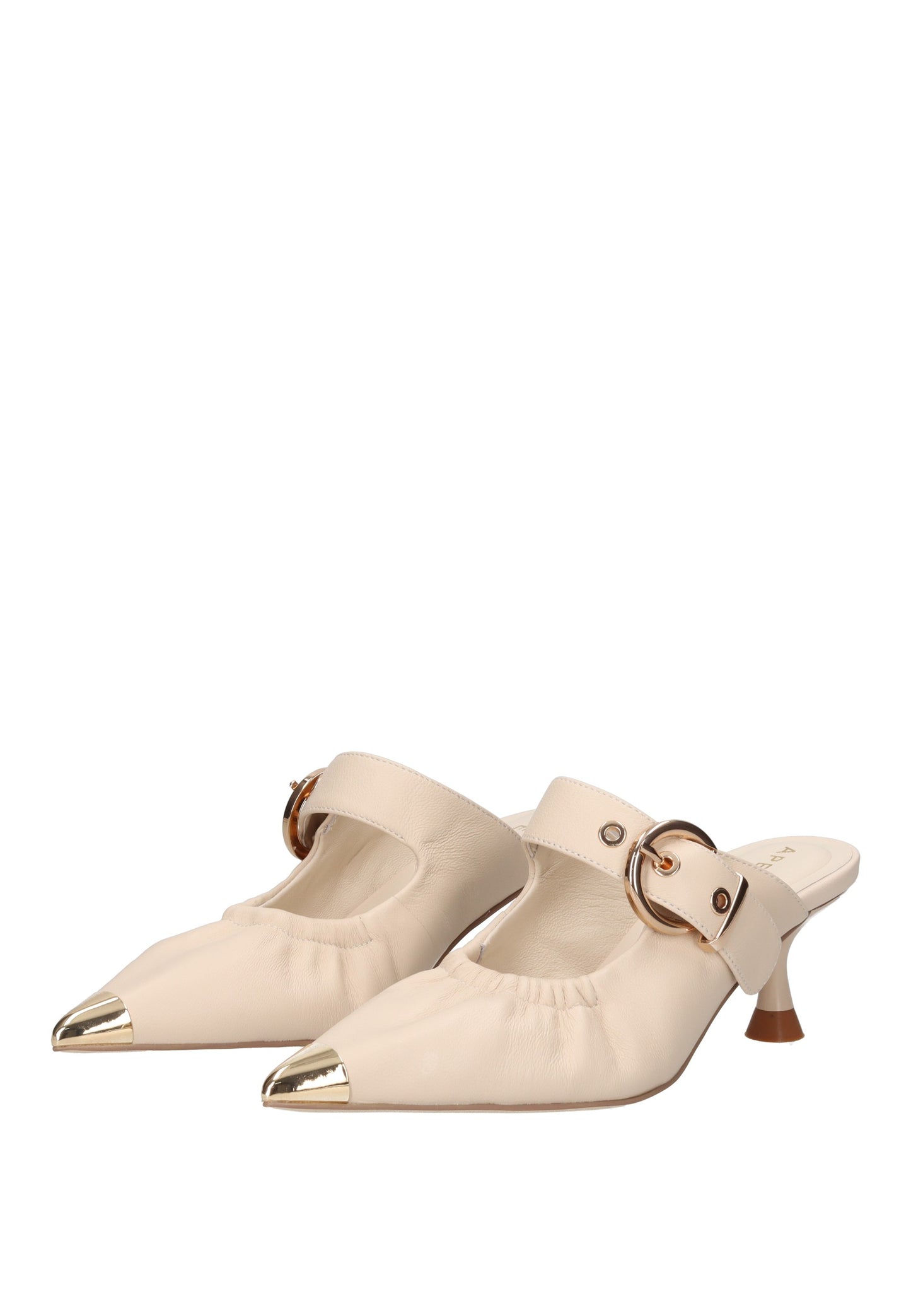 S6GLOW03/LEA Sandalo APEPAZZA Beige pointed toe sandal with buckle and 6 cm heel.