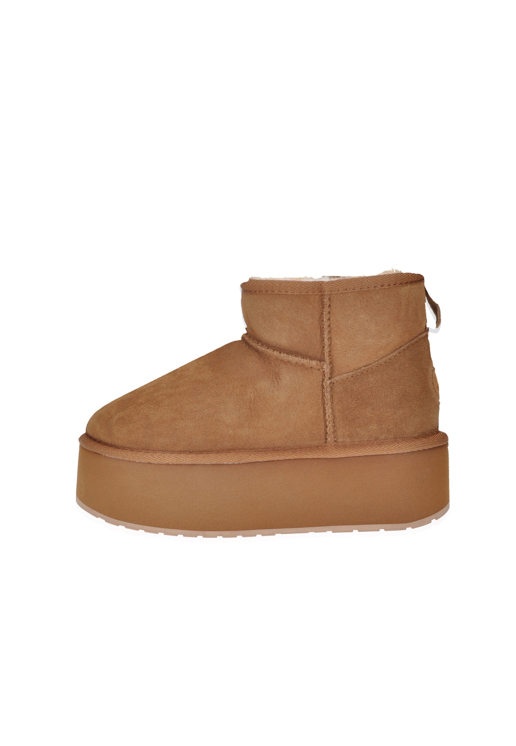 W13082 Boot EMU AUSTRALIA in montone con suola flatform alta.